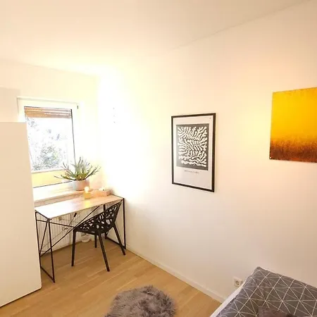 Tolle, Geraeumige In Ausgezeichneter Lage Apartament